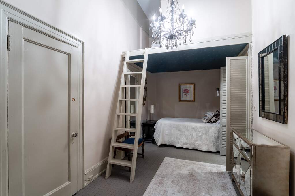 2 Bedroom Multi Unit's Image 5