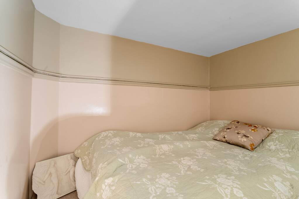 2 Bedroom Multi Unit's Image 6