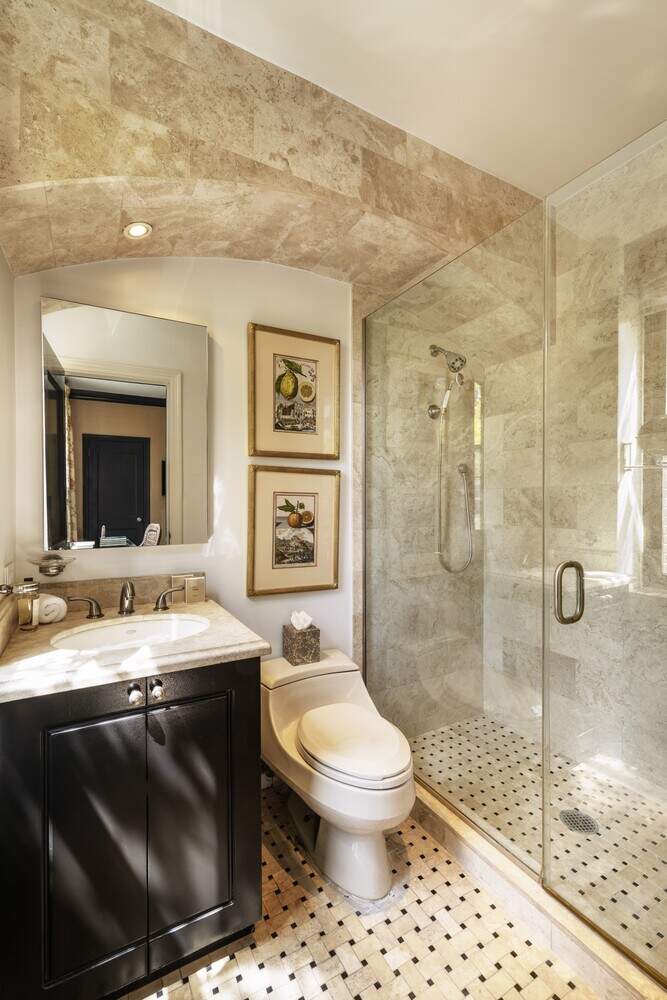 2 Bedroom Multi Unit's Image 12