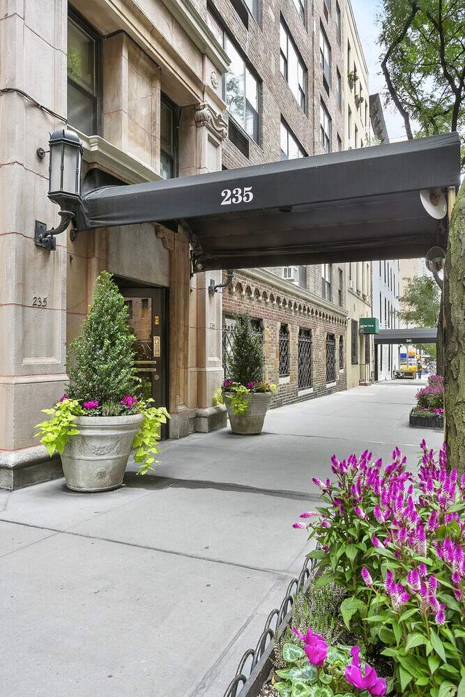 2 Bedroom Multi Unit's Image 16