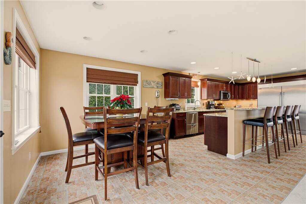 3 Bedroom Single Family Home/House's Image 8