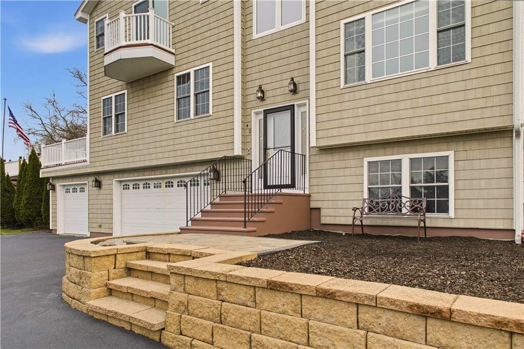 Roomy Driveway