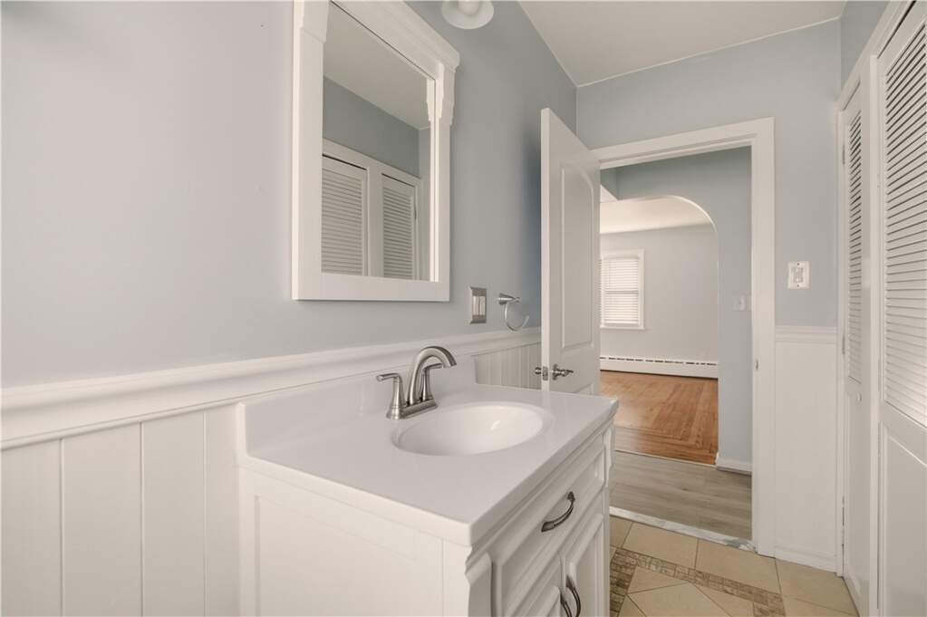 4 Bedroom Single Family Home/House's Image 8