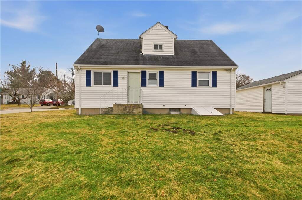 4 Bedroom Single Family Home/House's Image 32