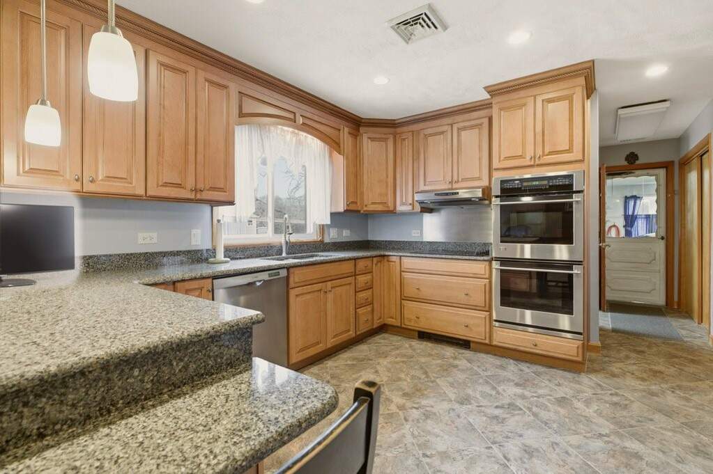 3 Bedroom Single Family Home/House's Image 14