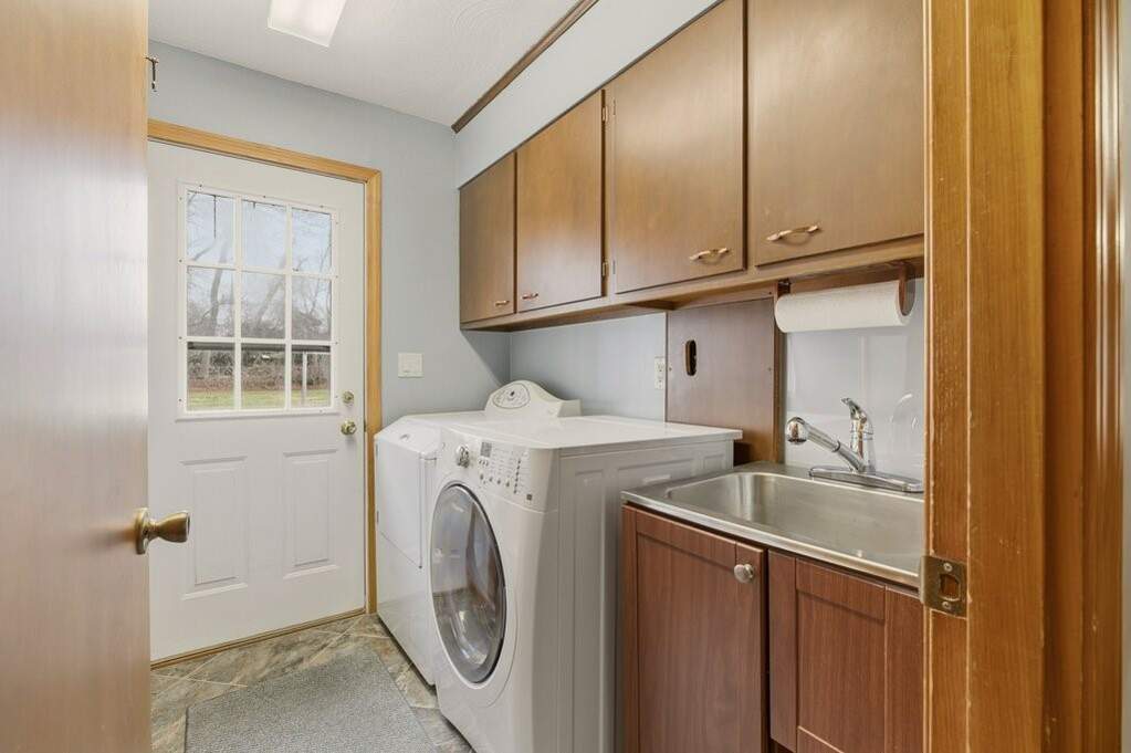 3 Bedroom Single Family Home/House's Image 28