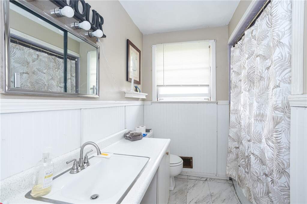 3 Bedroom Single Family Home/House's Image 14