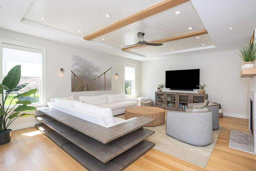 5 Bedroom Single Family Home/House's Image 16
