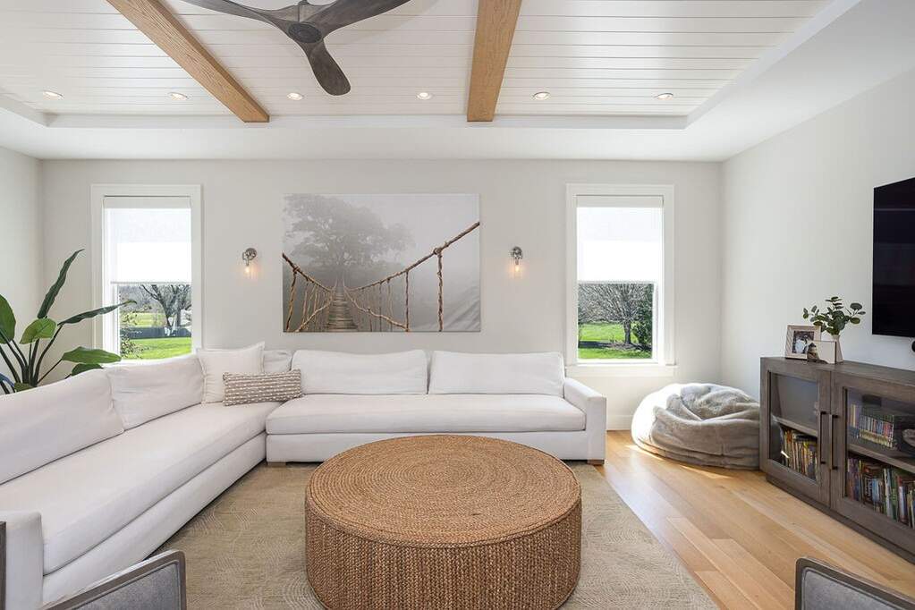 5 Bedroom Single Family Home/House's Image 17