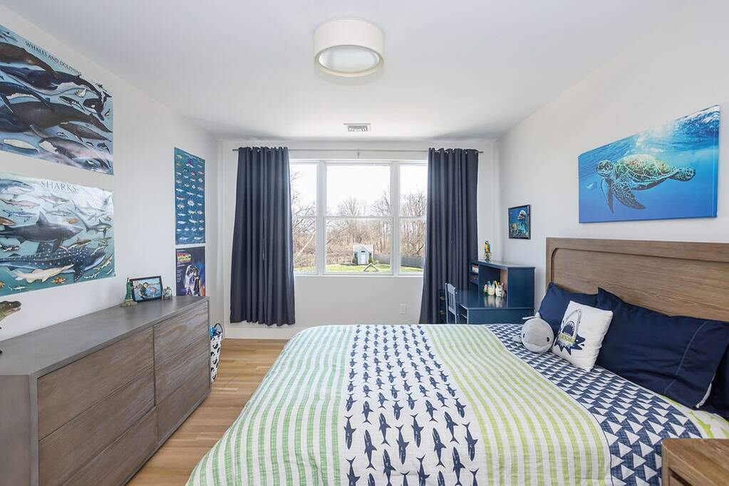 5 Bedroom Single Family Home/House's Image 28