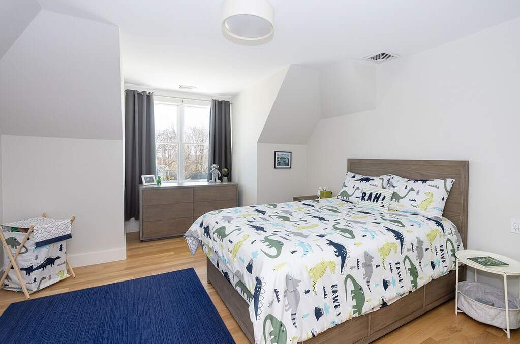5 Bedroom Single Family Home/House's Image 29