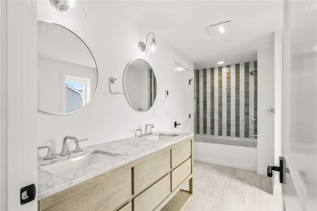 4 Bedroom Single Family Home/House's Image 28