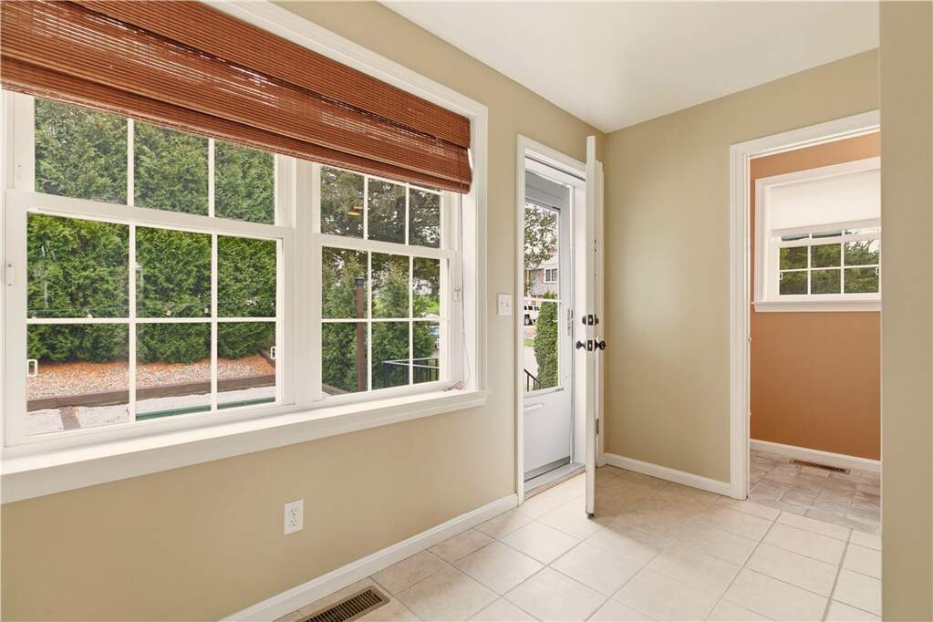 3 Bedroom Single Family Home/House's Image 16