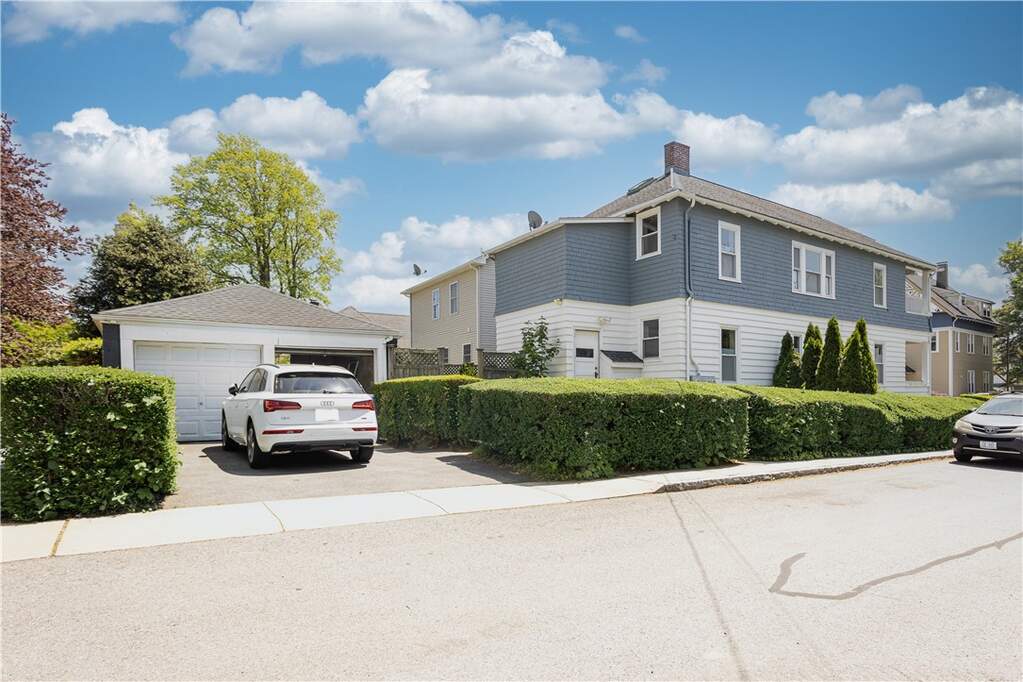 4 Bedroom Multi Unit's Image 25