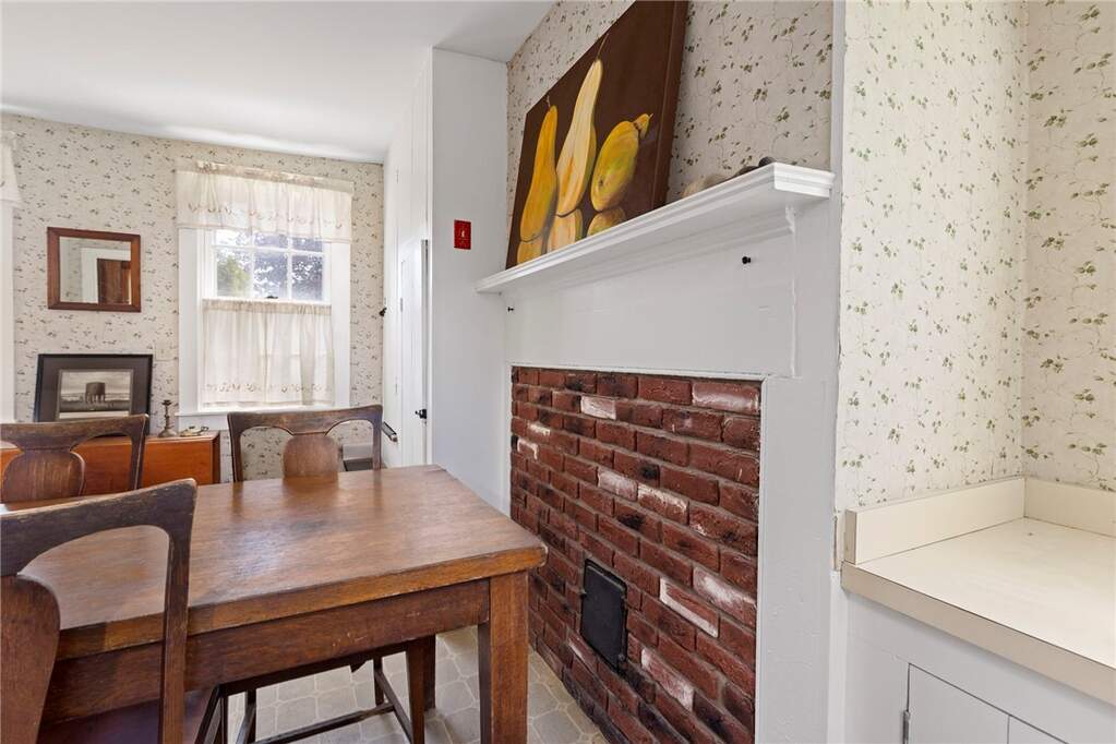 4 Bedroom Single Family Home/House's Image 11