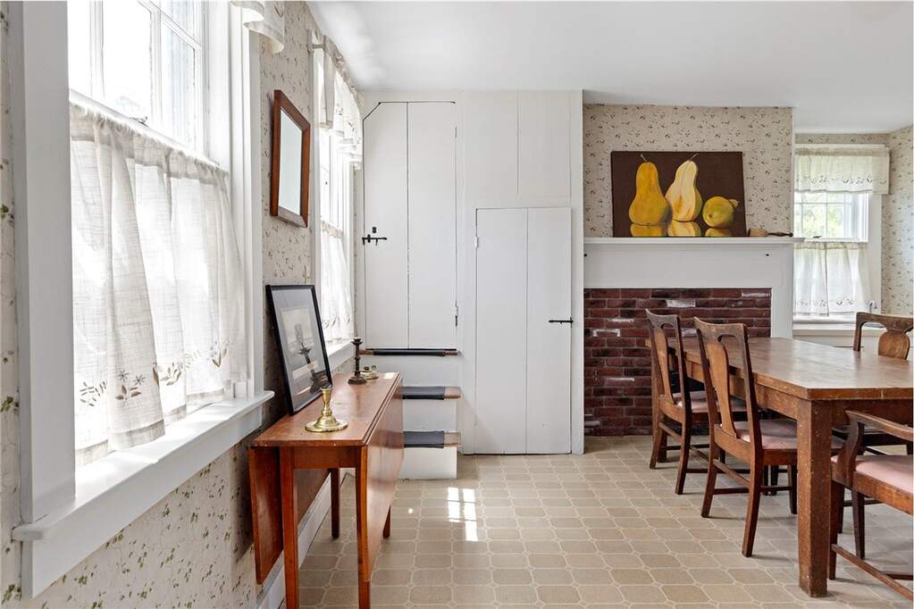 4 Bedroom Single Family Home/House's Image 15