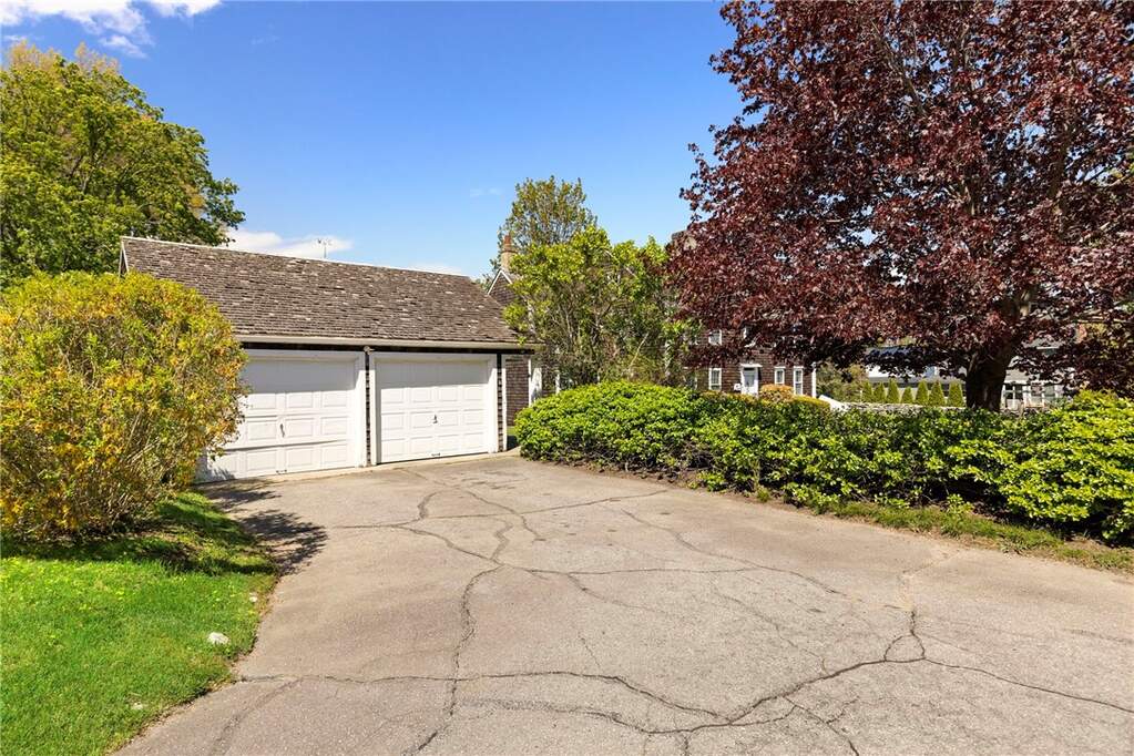 4 Bedroom Single Family Home/House's Image 43