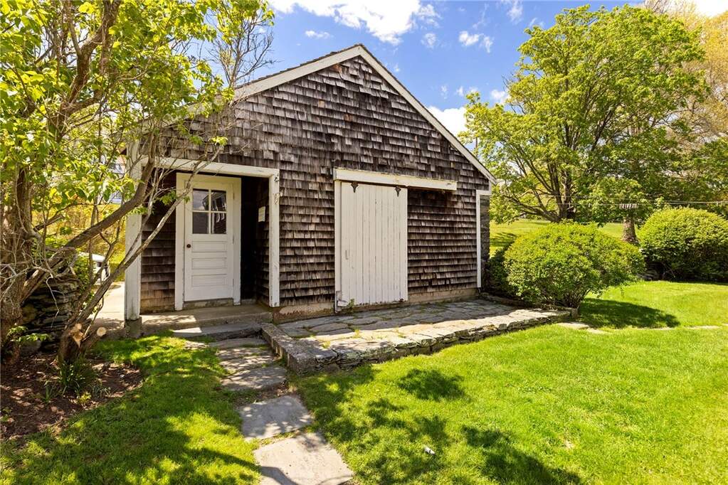 4 Bedroom Single Family Home/House's Image 44