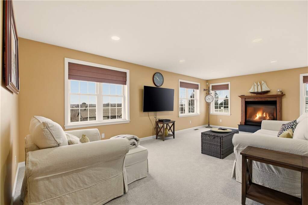 3 Bedroom Single Family Home/House's Image 7