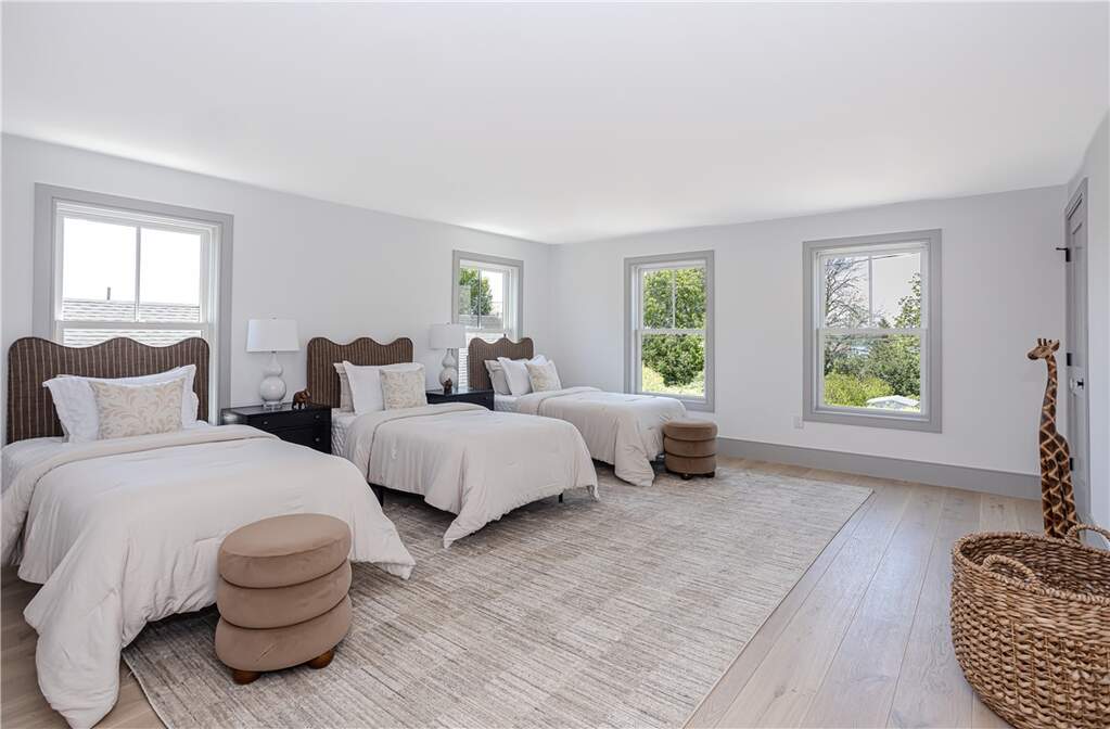 5 Bedroom Single Family Home/House's Image 29