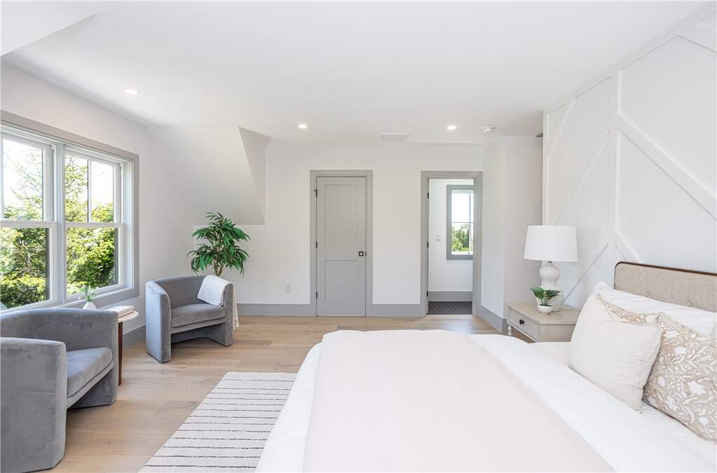 5 Bedroom Single Family Home/House's Image 32