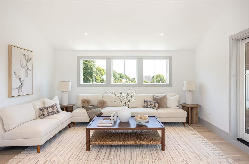 5 Bedroom Single Family Home/House's Image 37