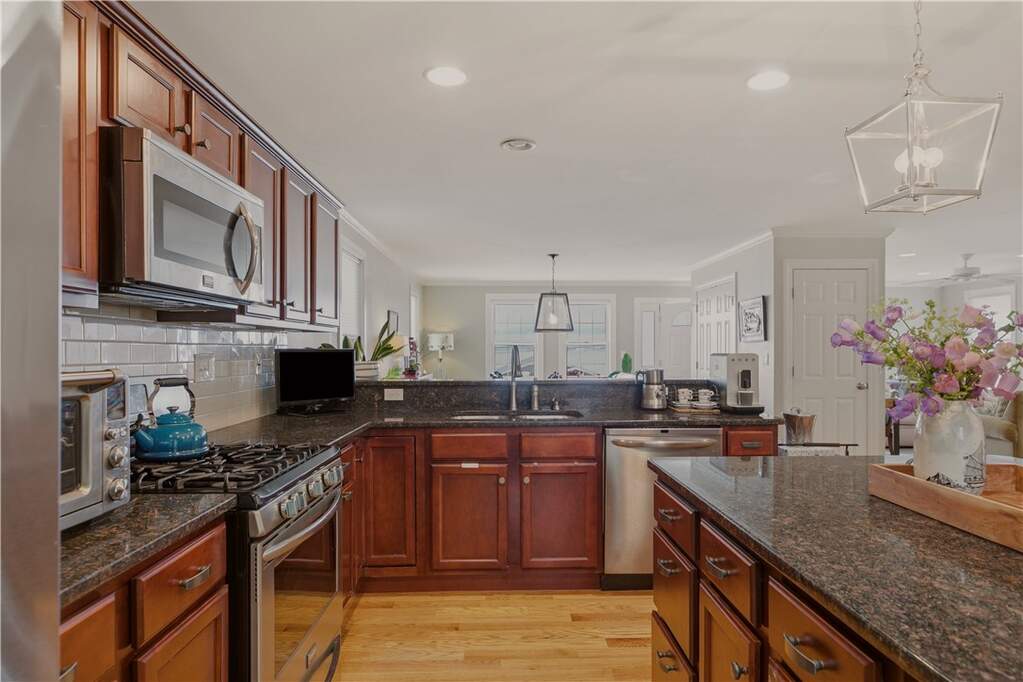 3 Bedroom Single Family Home/House's Image 11