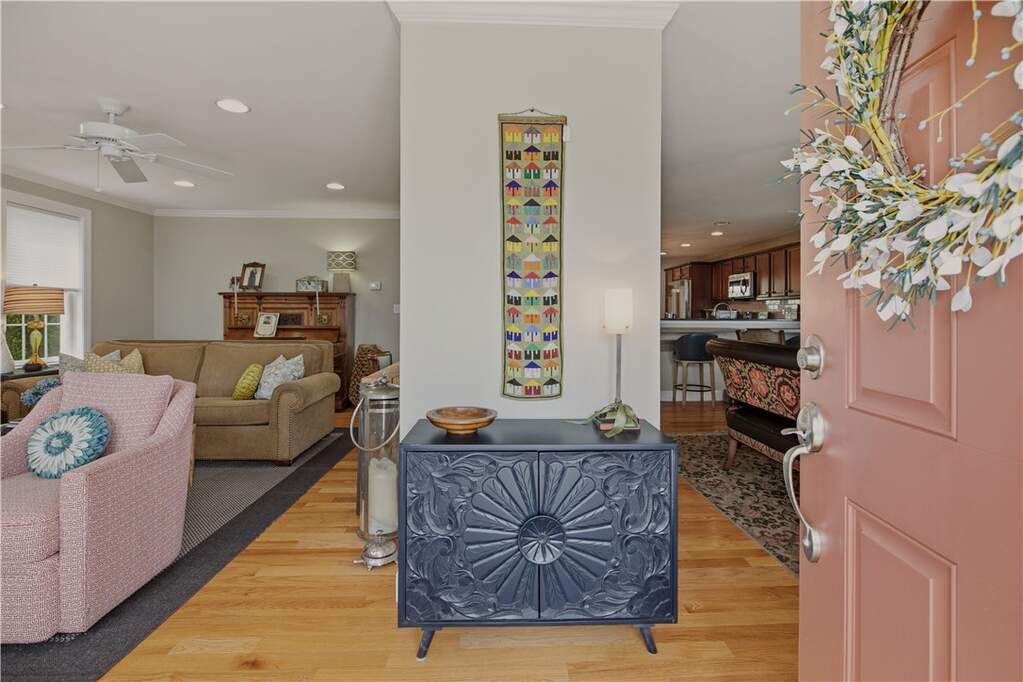 3 Bedroom Single Family Home/House's Image 3