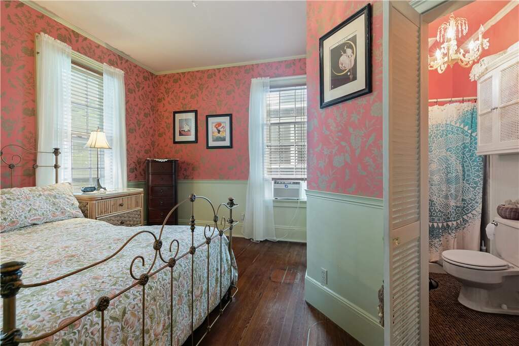 6 Bedroom Multi Unit's Image 7