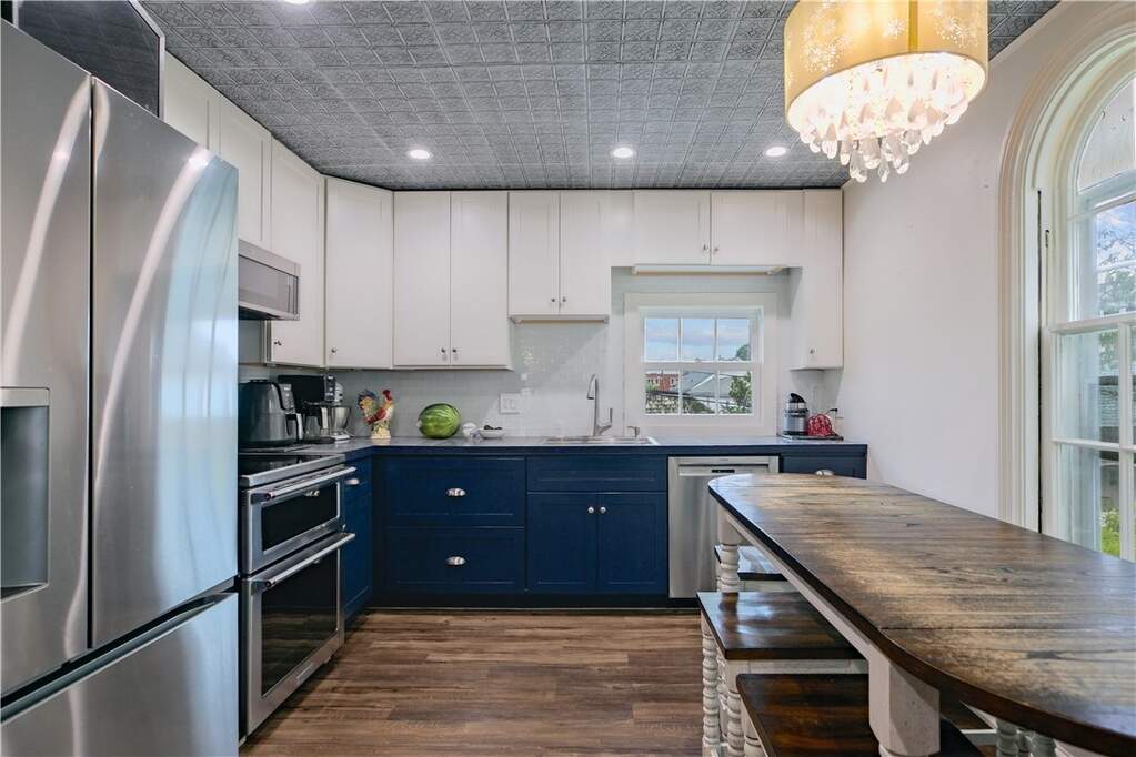 6 Bedroom Multi Unit's Image 18