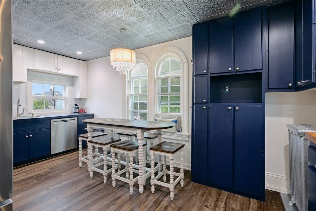 6 Bedroom Multi Unit's Image 19