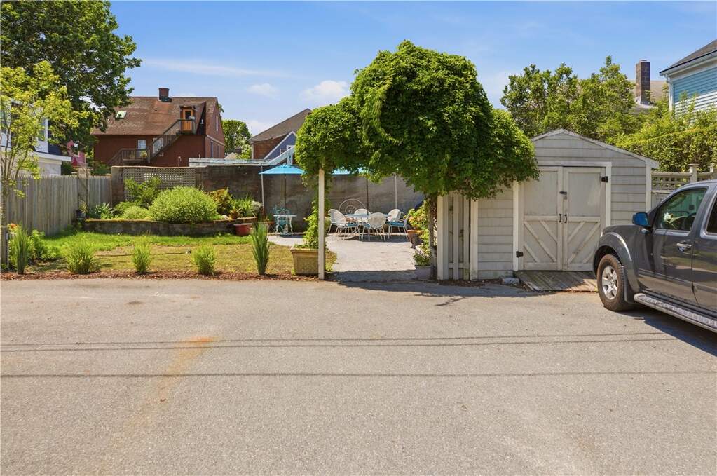 6 Bedroom Multi Unit's Image 31