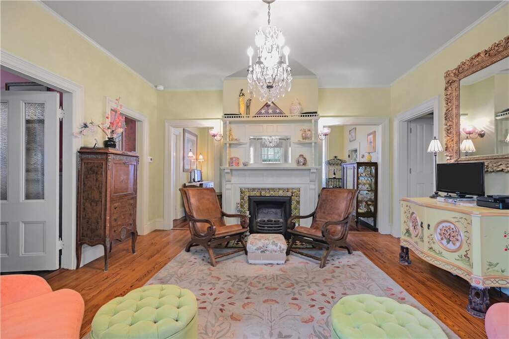 6 Bedroom Multi Unit's Image 5