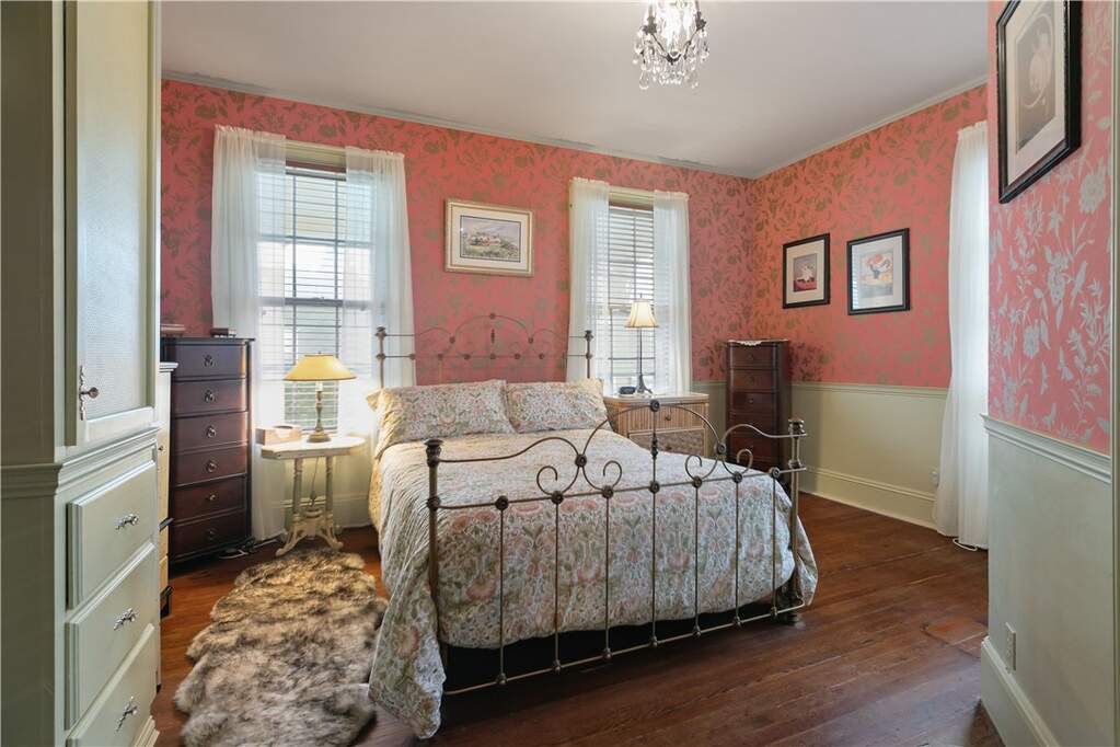6 Bedroom Multi Unit's Image 6