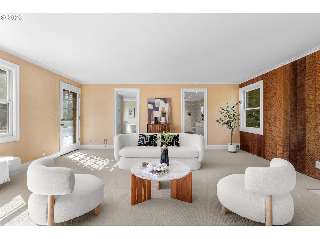 6 Bedroom Single Family Home/House's Image 20