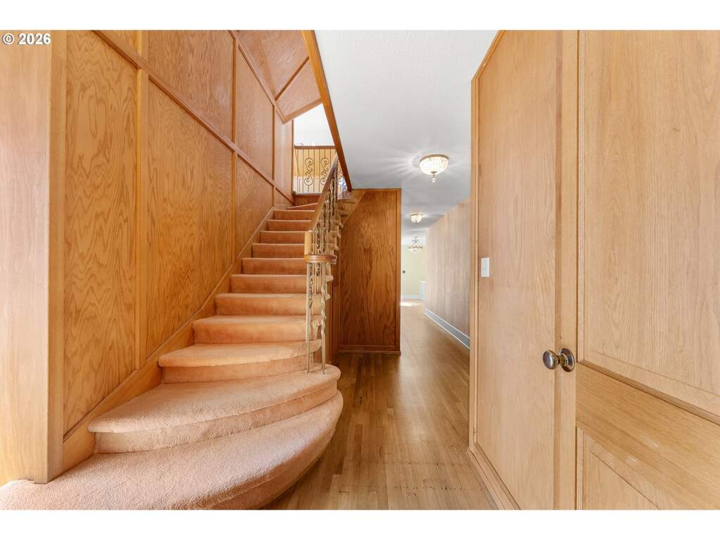 6 Bedroom Single Family Home/House's Image 27
