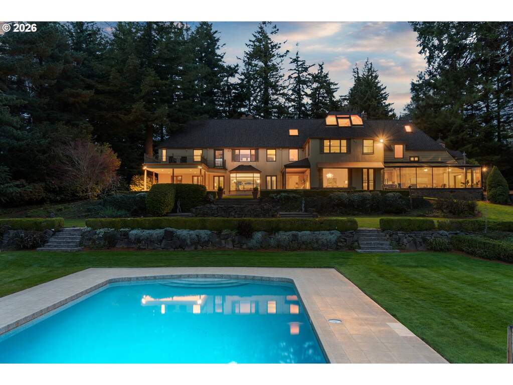 6 Bedroom Single Family Home/House's Image 34