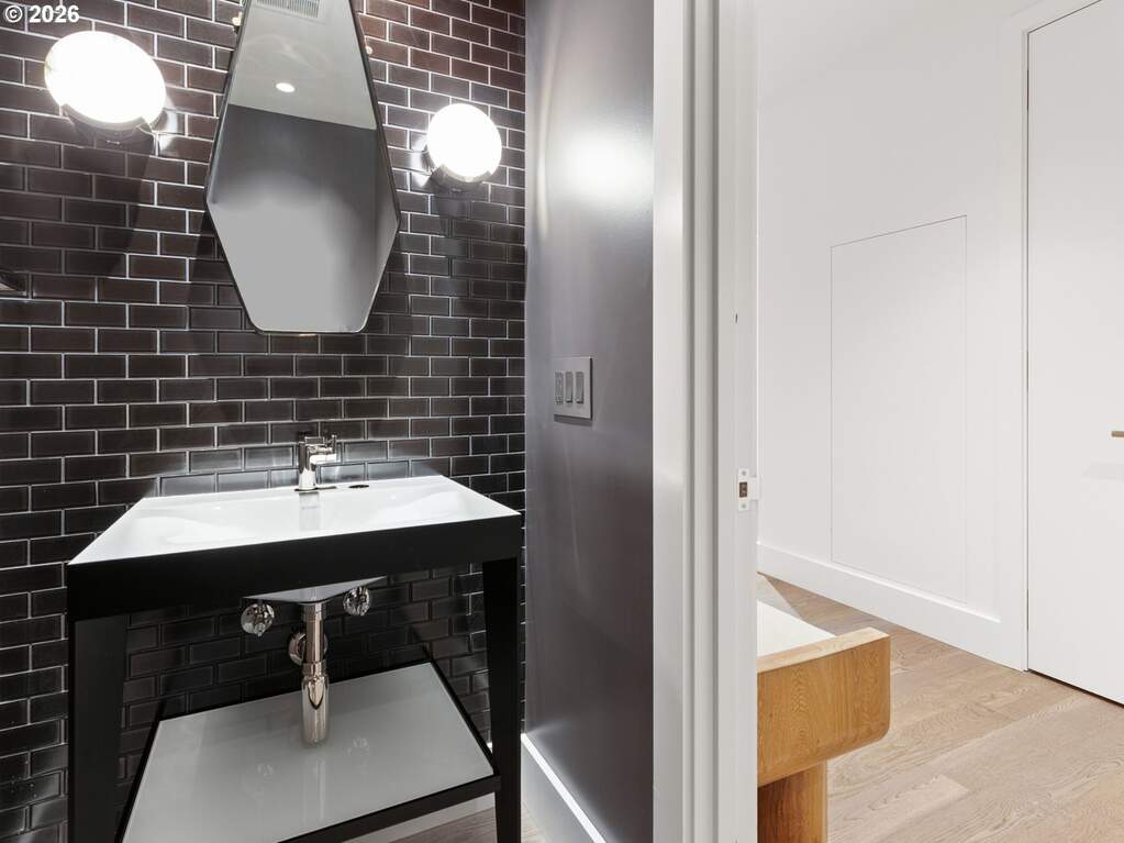 3 Bedroom Apartment/Flat's Image 3