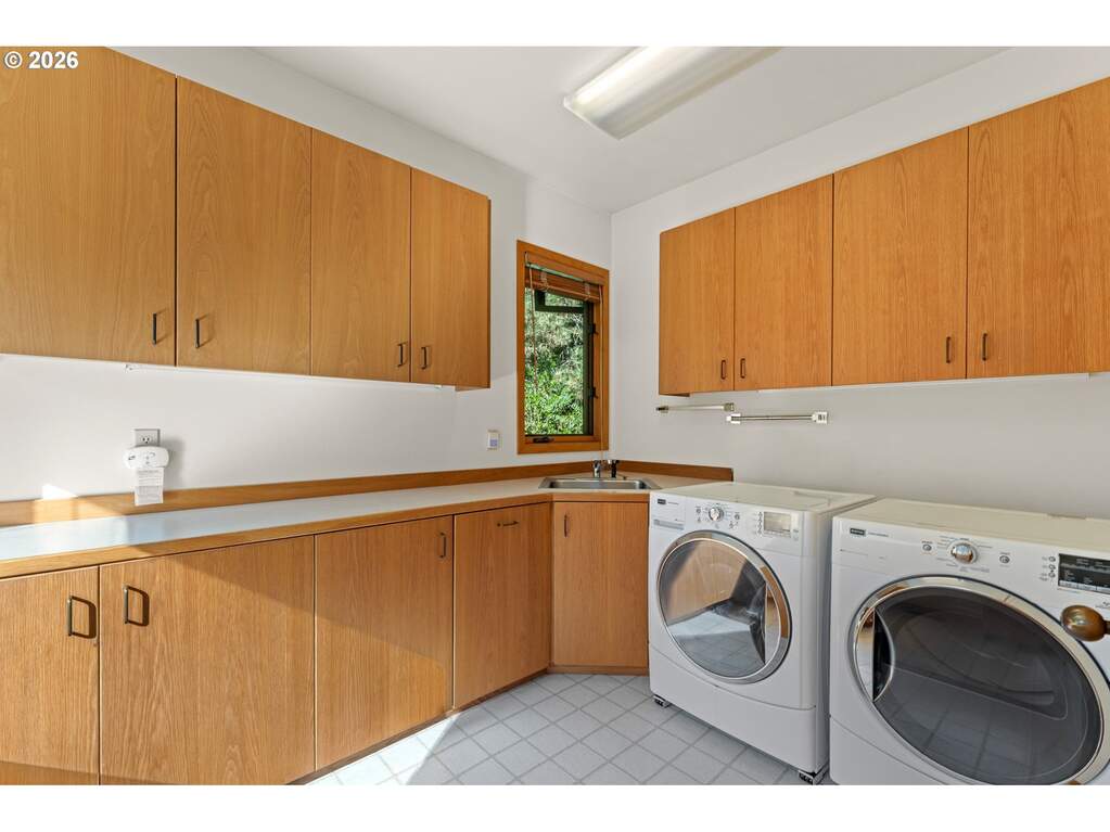 4 Bedroom Single Family Home/House's Image 29