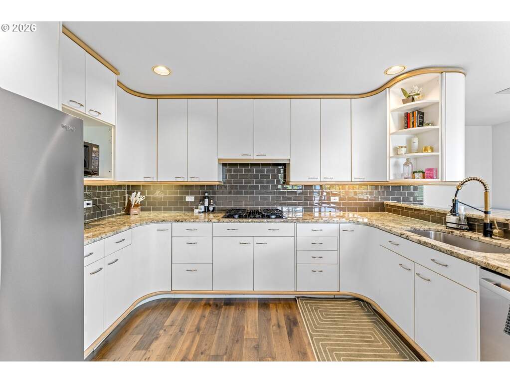 4 Bedroom Single Family Home/House's Image 9
