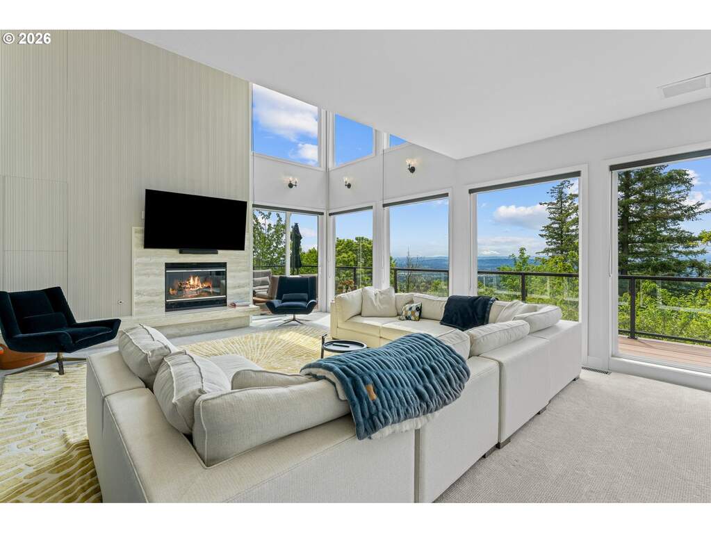 4 Bedroom Single Family Home/House's Image 4