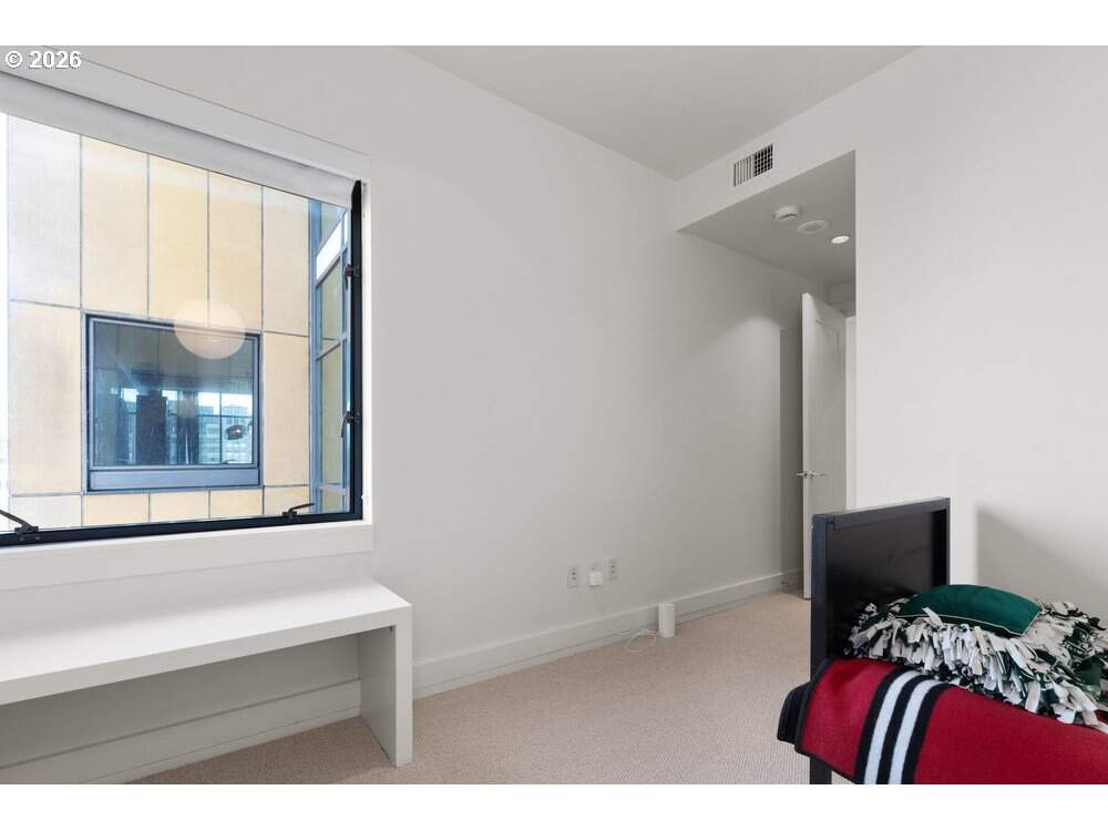 2 Bedroom Apartment/Flat's Image 33