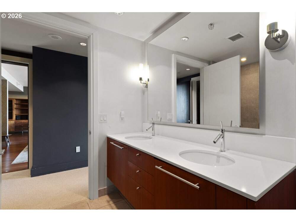 2 Bedroom Apartment/Flat's Image 38