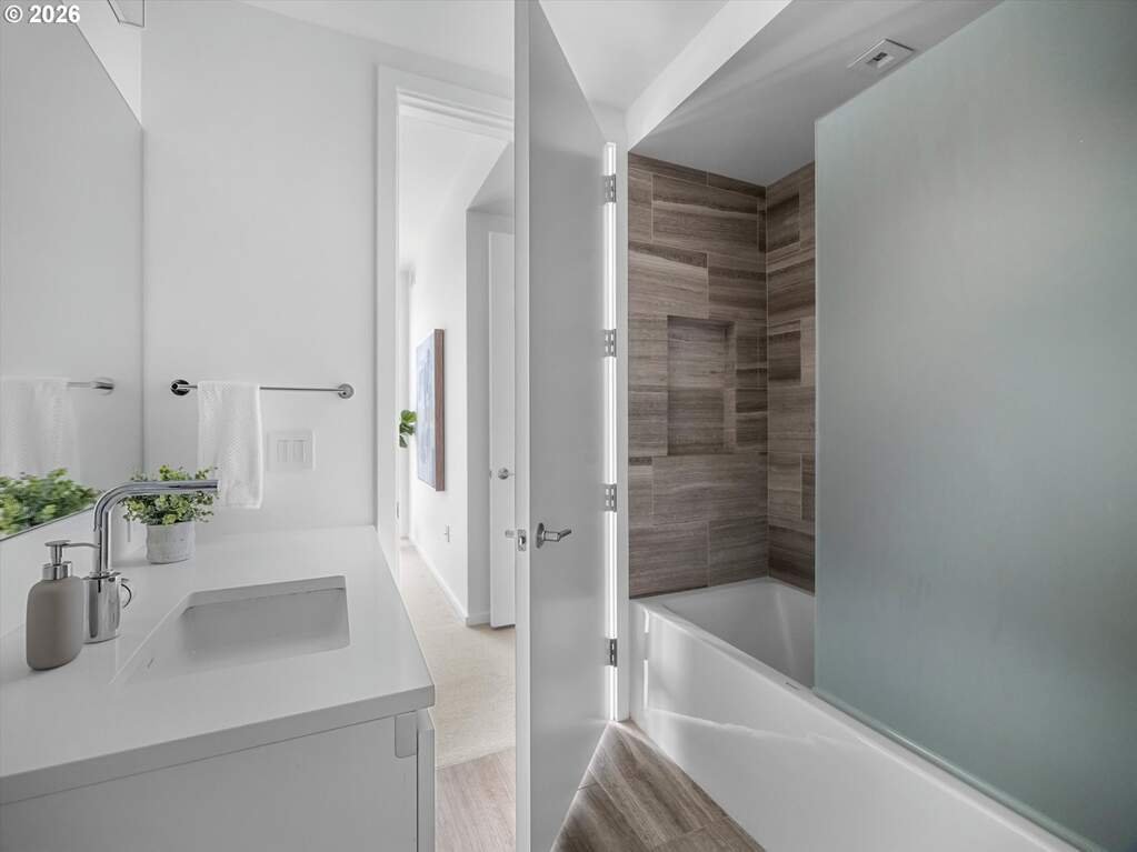 2 Bedroom Apartment/Flat's Image 16