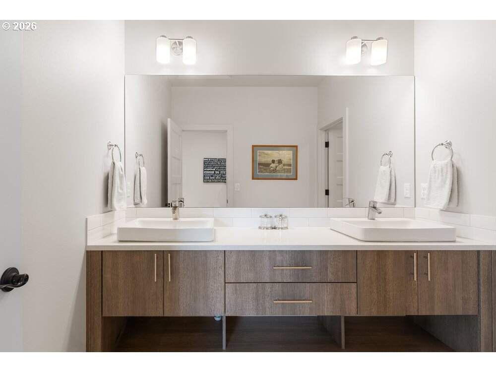 3 Bedroom Single Family Home/House's Image 34