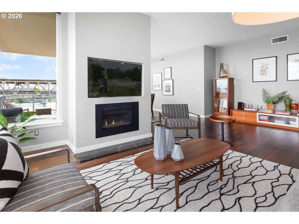 2 Bedroom Apartment/Flat's Image 8