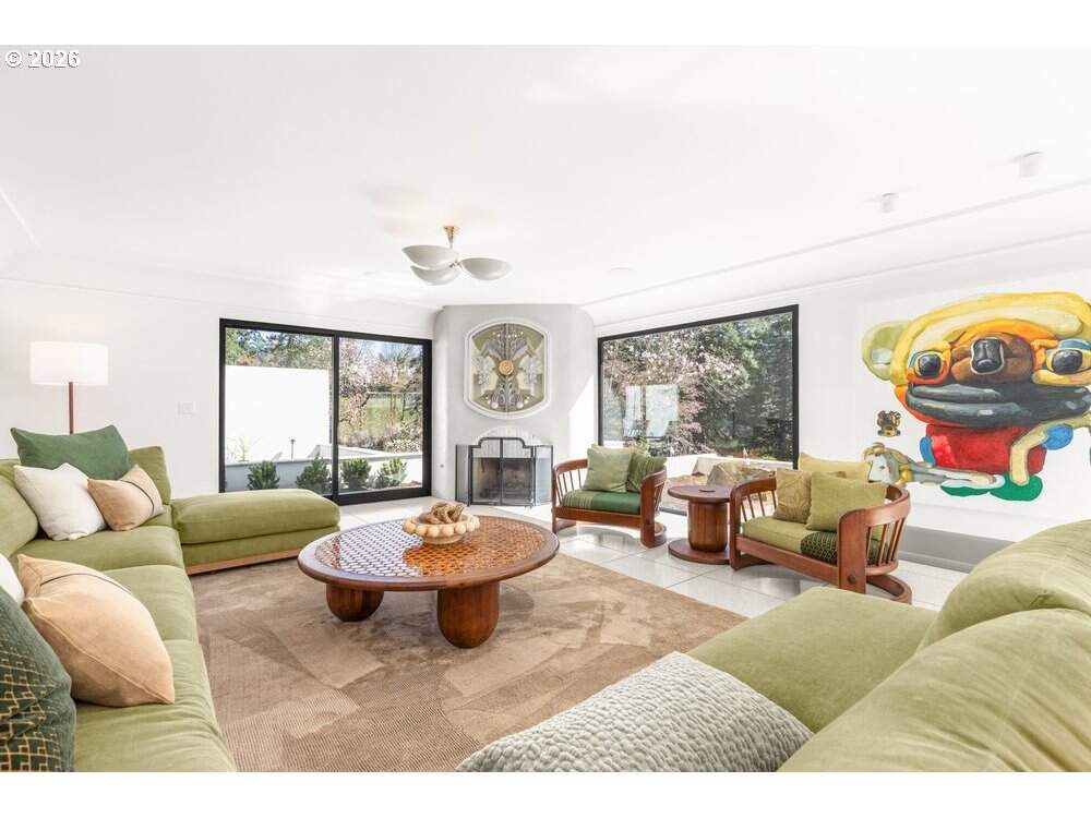 5 Bedroom Single Family Home/House's Image 15