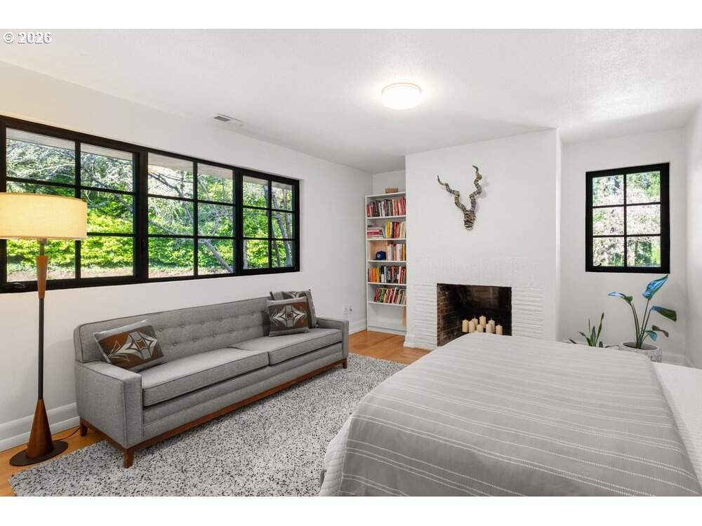5 Bedroom Single Family Home/House's Image 37