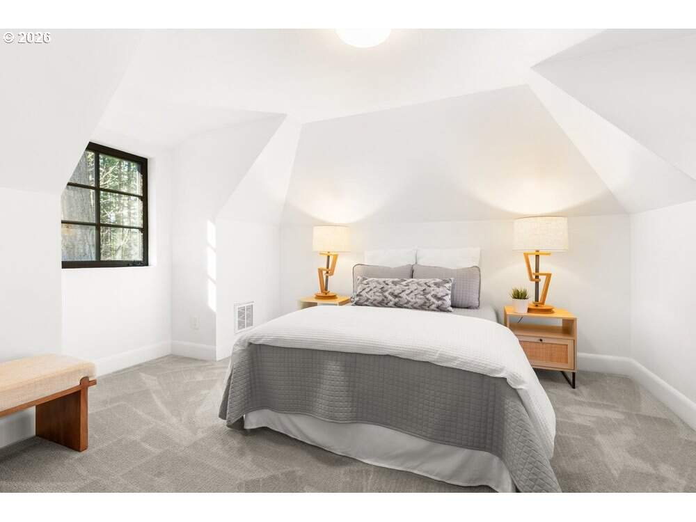 5 Bedroom Single Family Home/House's Image 41