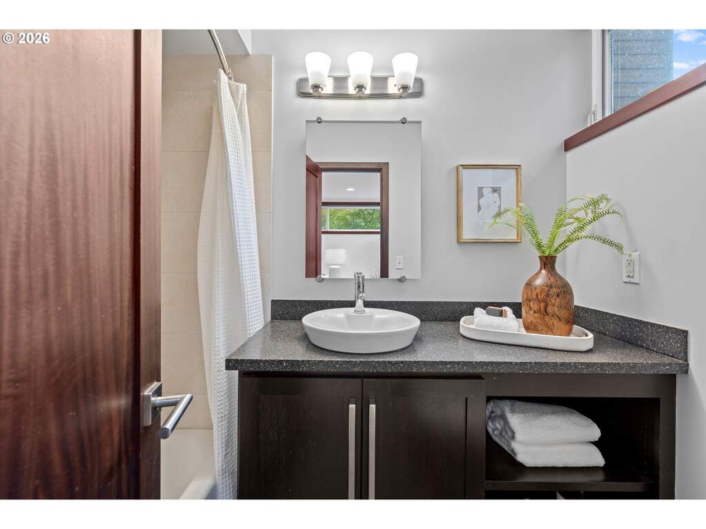 3 Bedroom Single Family Home/House's Image 3